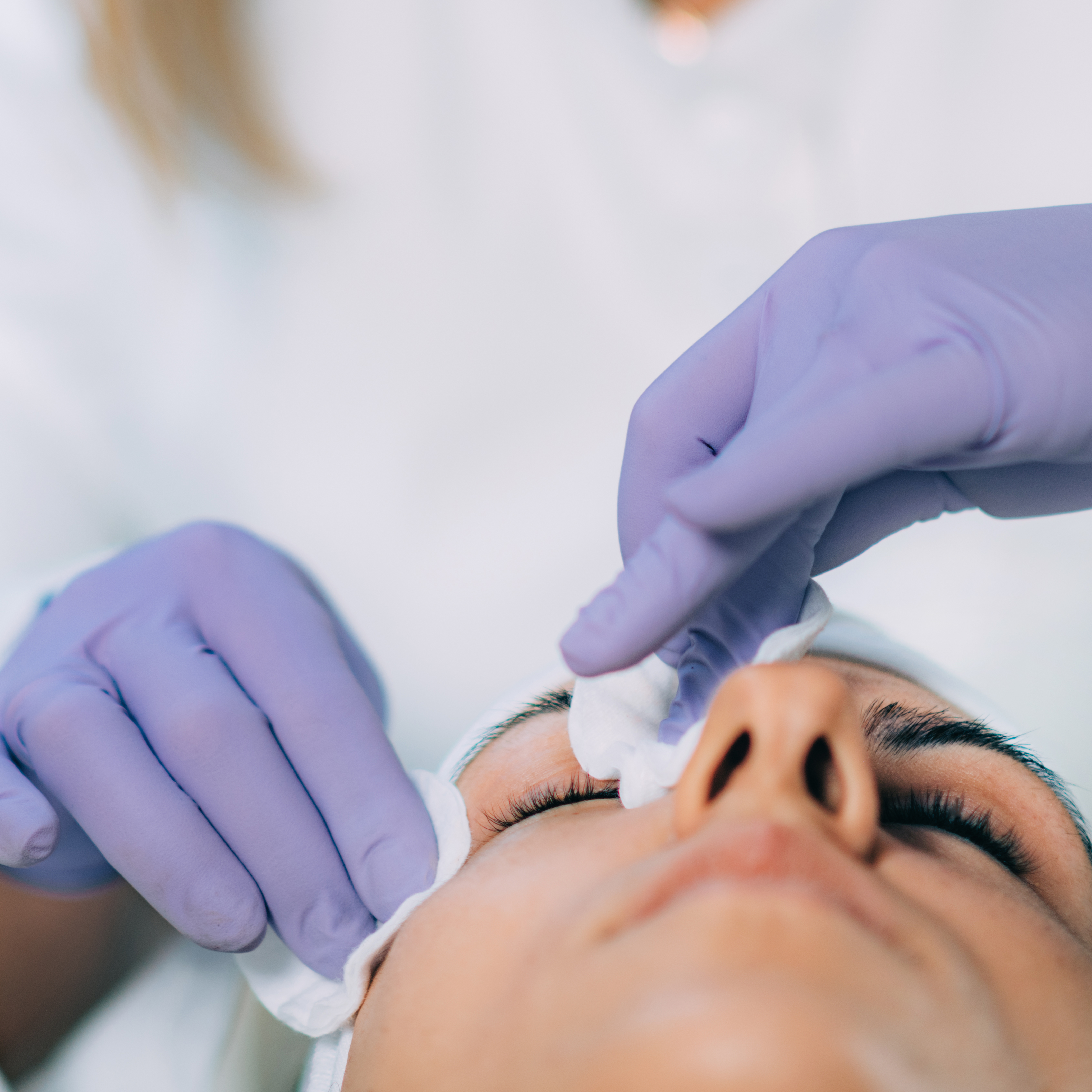 beauty-salon-lash-lifting-2024-10-18-08-27-08-utc